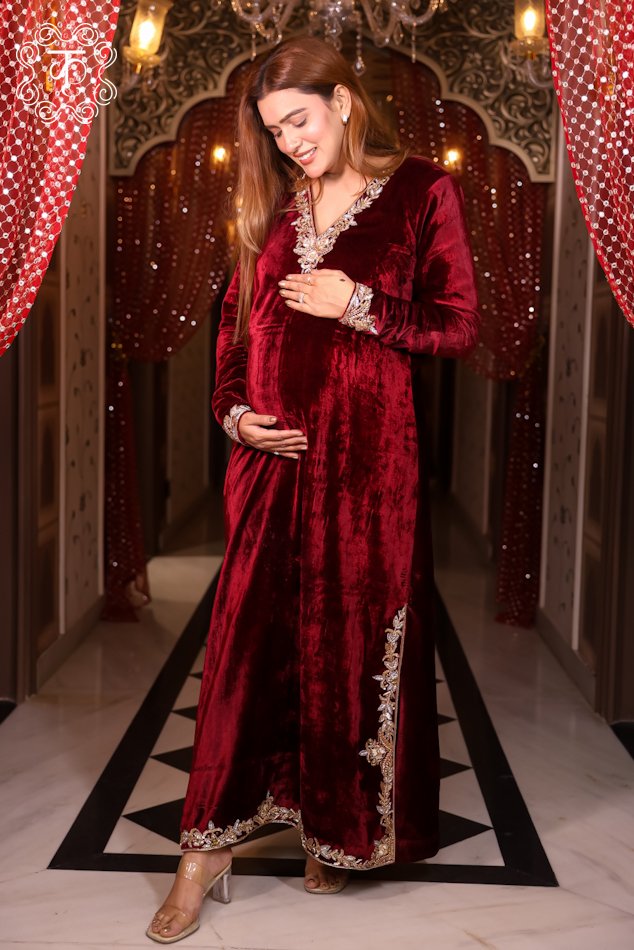 Velvet Hand-Embroidered Straight Dress - Image 7