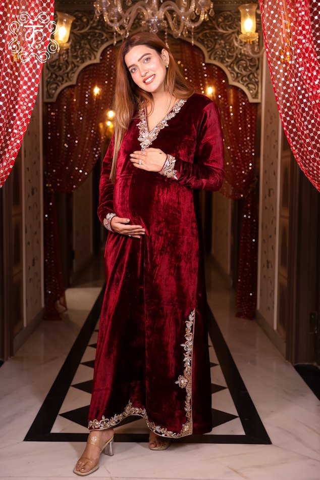 Velvet Hand-Embroidered Straight Dress - Image 8