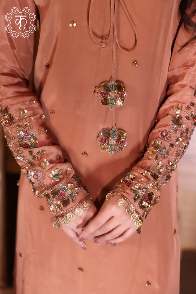 Elegant suit Pink- Crepe Silk - Image 10