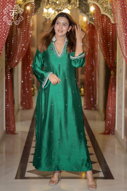 Straight Slide Slit Dress - Green