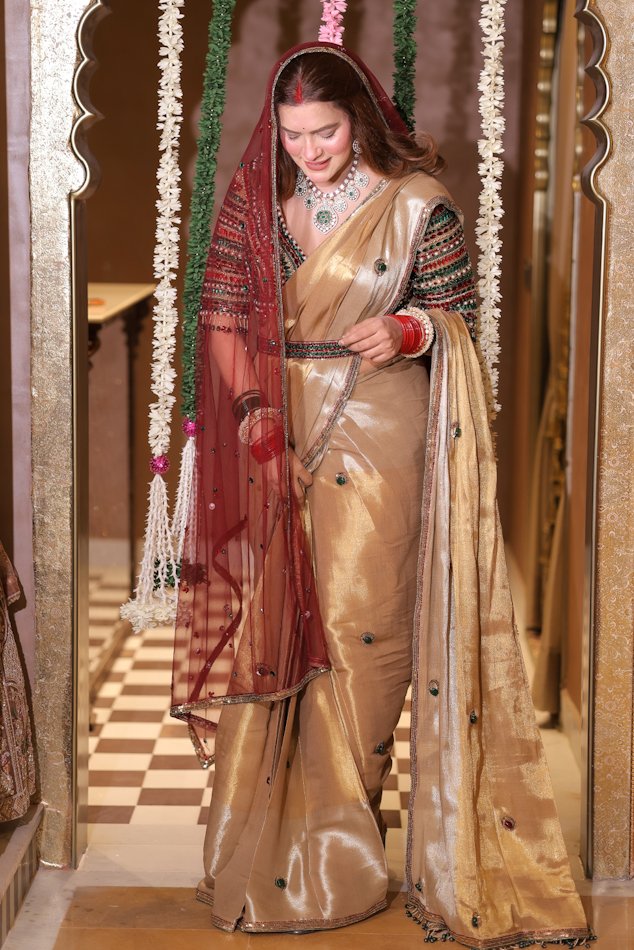 Golden Saree with Handwork Blouse with Belt & Dupatta - Image 3