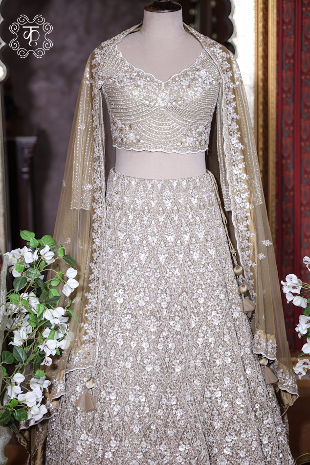 Hand Embroidered Heavy Designer Lehenga Choli Set - Image 5
