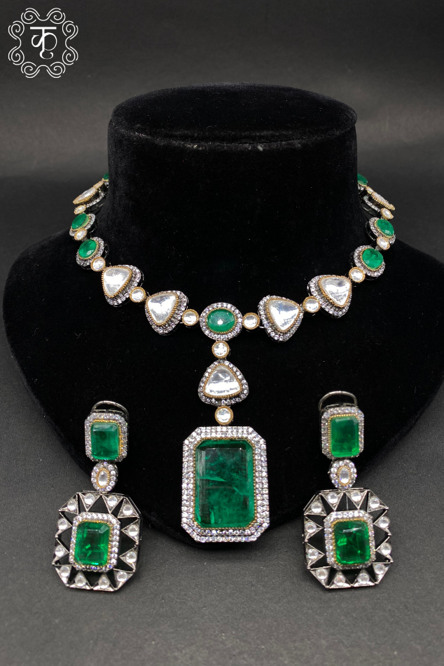 Green Stone AD Neckpiece - Image 2