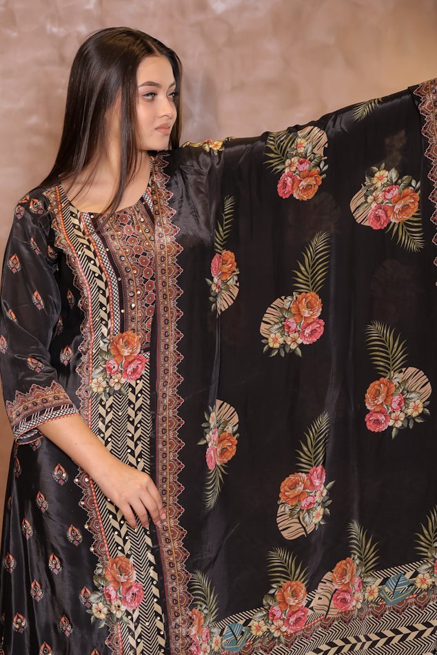 Rasiq Black Stitched Suit Set - Image 4