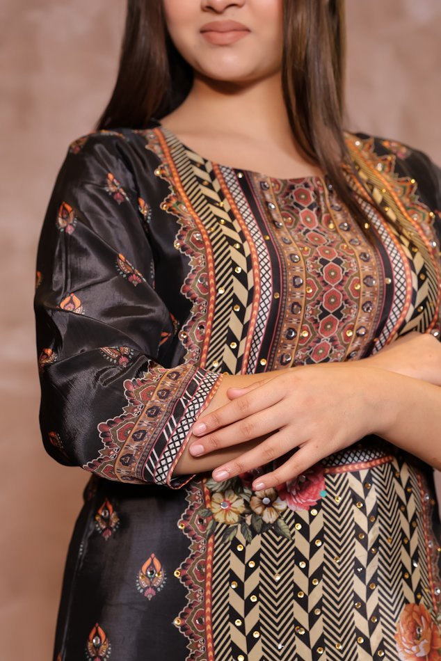 Rasiq Black Stitched Suit Set - Image 5