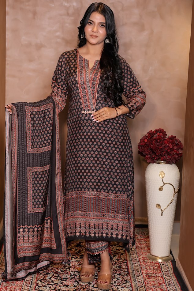 Rasiq Black Stitched Suit Set 2 - Image 2