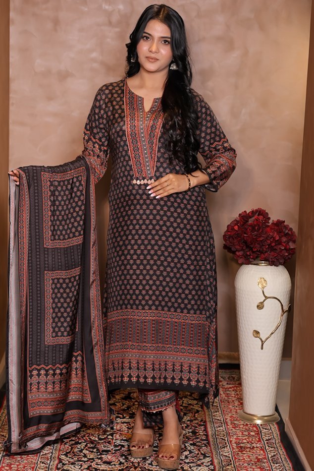 Rasiq Black Stitched Suit Set 2 - Image 3