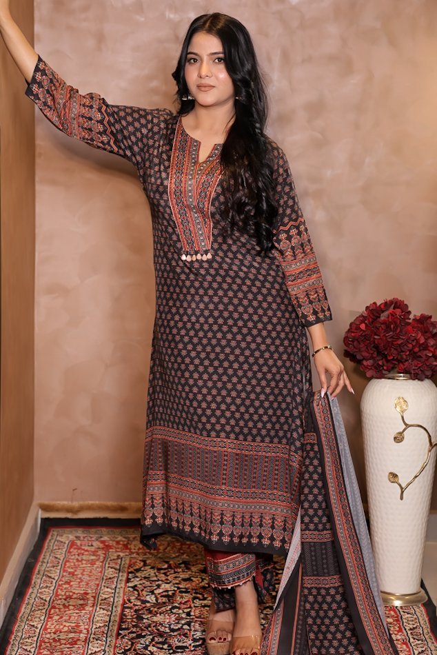 Rasiq Black Stitched Suit Set 2 - Image 5