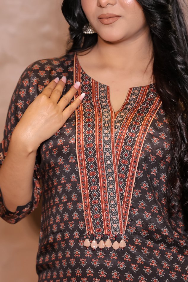 Rasiq Black Stitched Suit Set 2 - Image 6