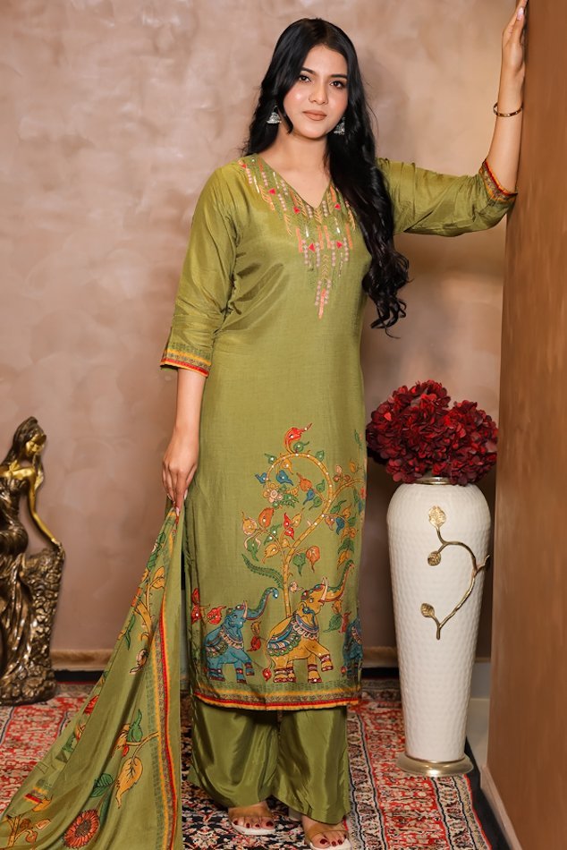 Rasiq Green Stitched Suit Set - Image 3