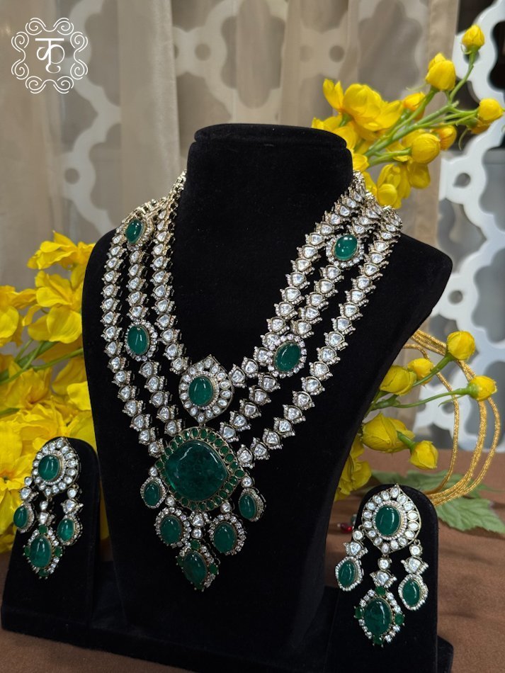 Neckpiece with Earrings – White Bold Green - Image 5