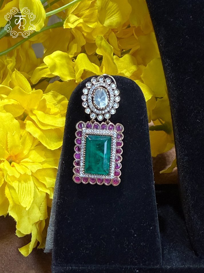 Neckpiece with Earrings – Red Green - Image 5