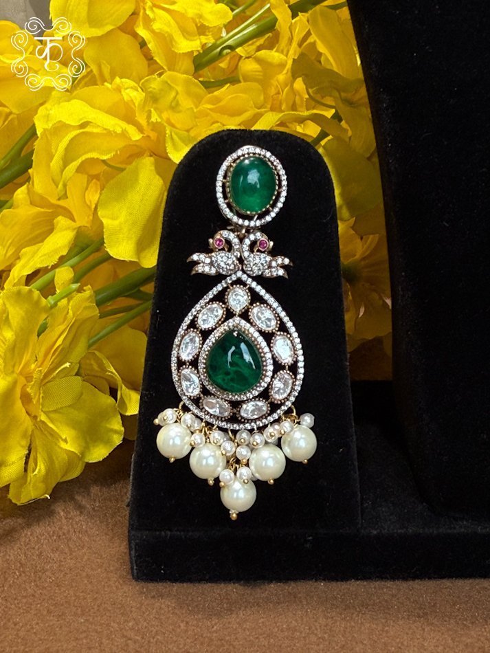 Neckpiece with Earrings – Red Green White Pearls - Image 2
