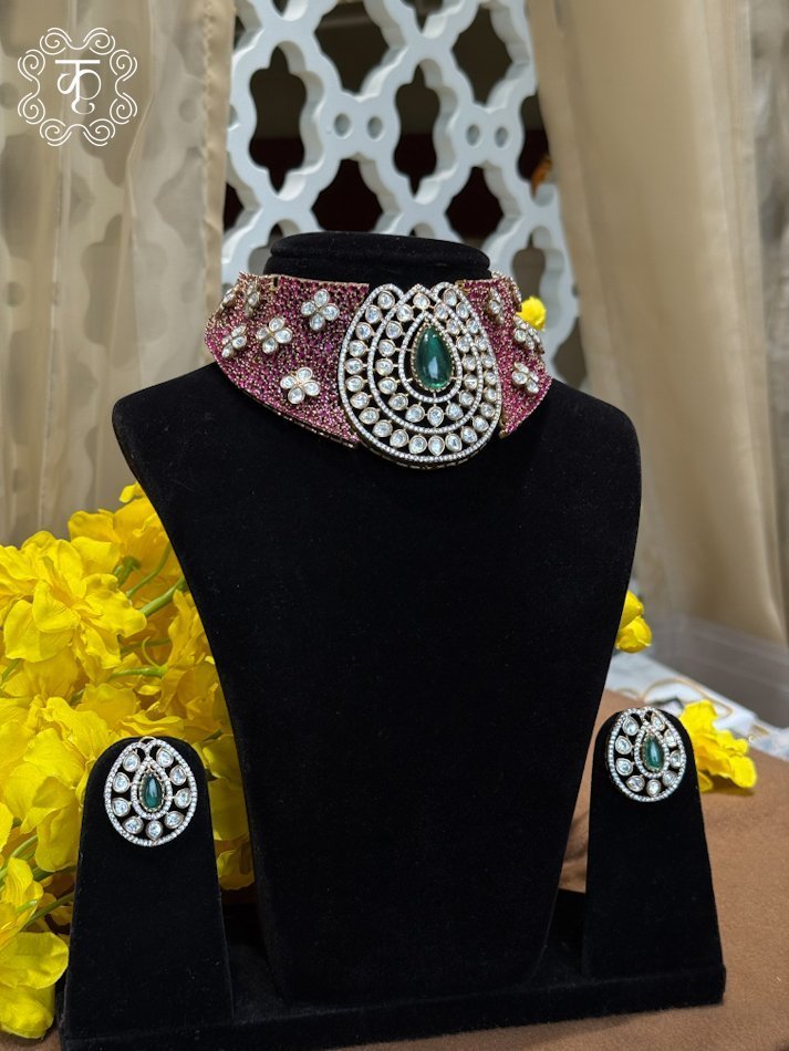 Neckpiece with Earrings – Red White - Image 4