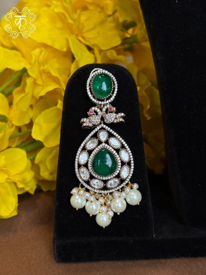 Neckpiece with Earrings - Green White pearl - Image 6