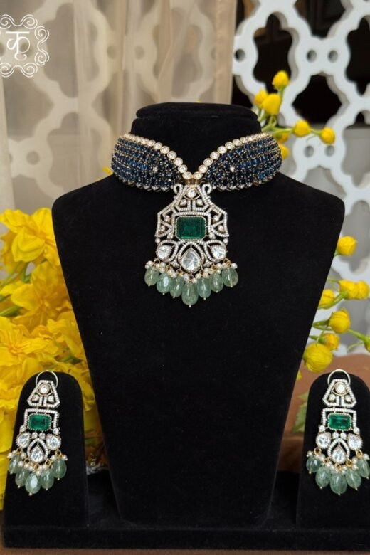 Neckpiece with Earrings - White Mint Green