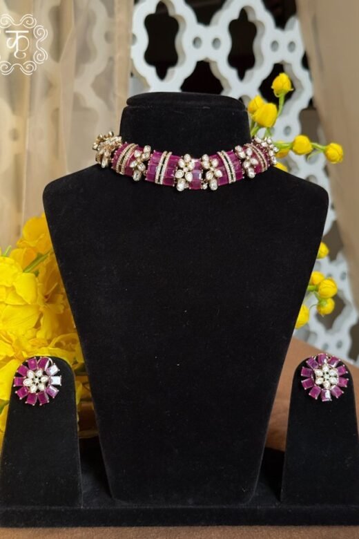 Neckpiece with Earrings - Maroon White