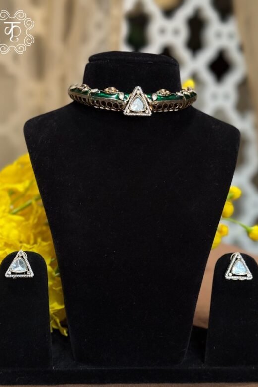Neckpiece with Earrings - Gold Green