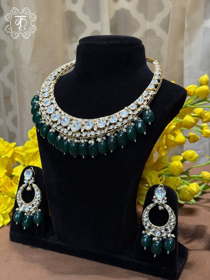 Neckpiece with Earrings - Gold White Green Stone - Image 3