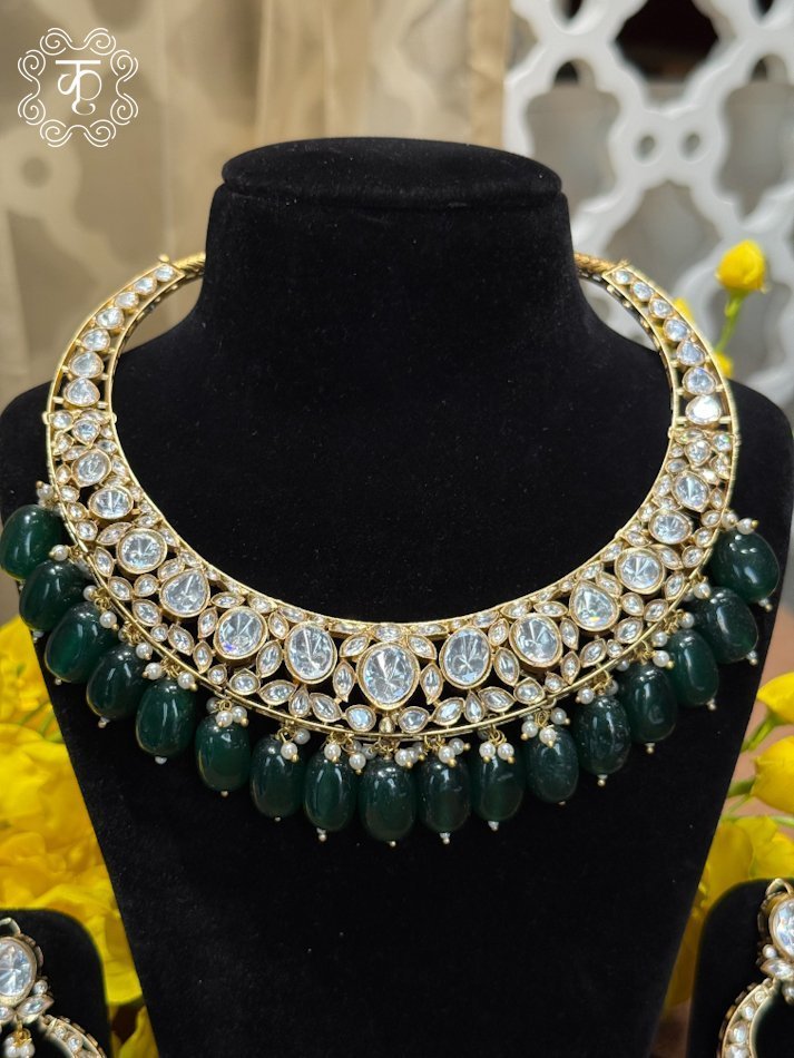 Neckpiece with Earrings - Gold White Green Stone - Image 4